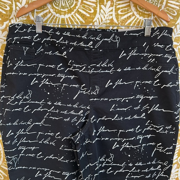 NWT CHICO’S Script-Print Slim Fit Stretch Pull-On Pants Jeggings in Black Sz 18 - Picture 4 of 12